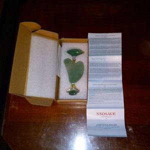 Jade Facial Roller 😍